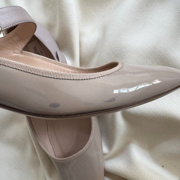 Valentino Garavani Plain Two-Tone Leather Mary Jane Pumps in Nude, size 40 - Picture 3 of 7